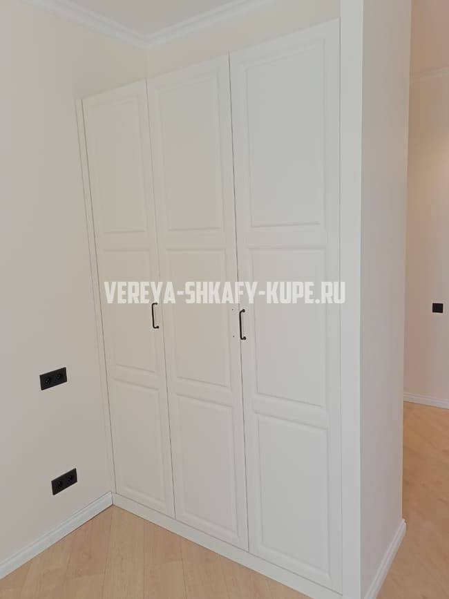 Распашные шкафы Верея