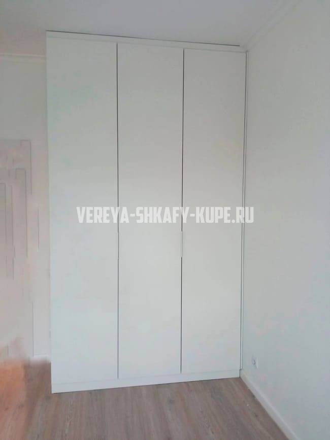 Распашные шкафы Верея